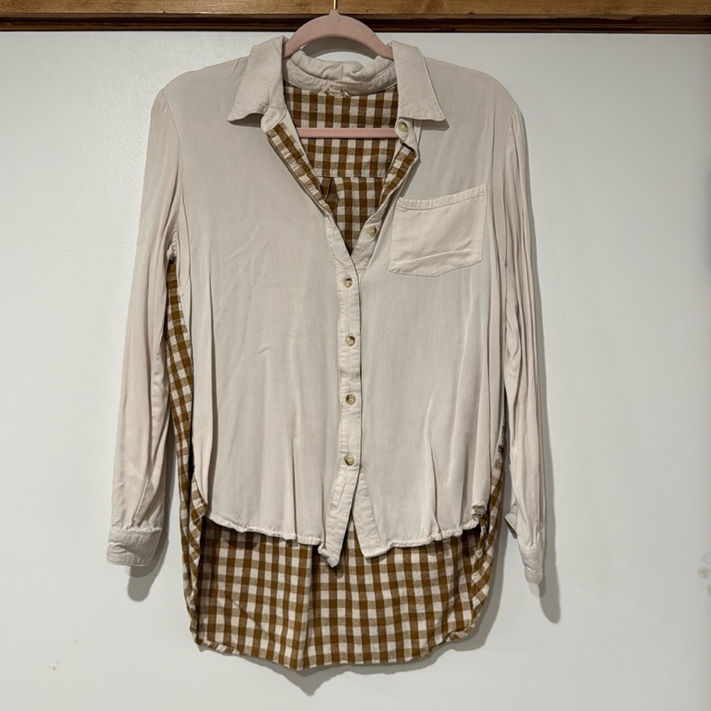 Women’s size medium, button-down, yellow shirt